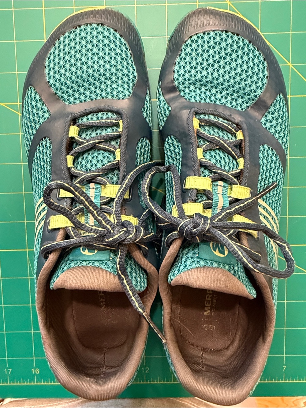 Merrell Pace Glove 3Turquoise Mesh Athletic Sneakers with Yellow Accents